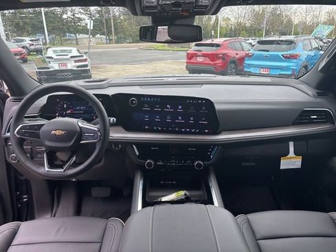 New 2026 Chevrolet Suburban Premier w/ Sun And Tow Package AWD/4WD image 15