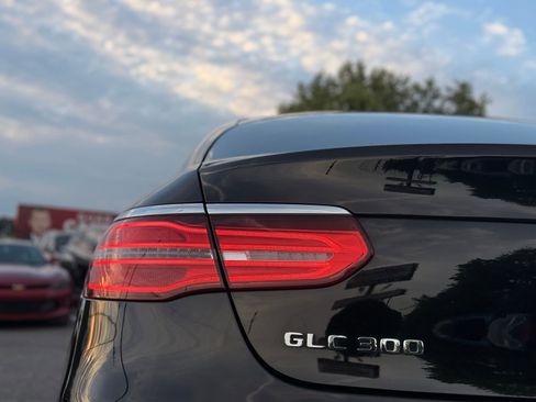 Used 2019 Mercedes-Benz GLC 300 4MATIC Coupe image 9