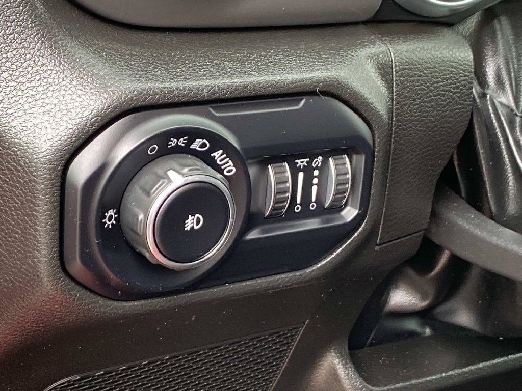 Used 2022 Jeep Wrangler Sport AWD/4WD image 30