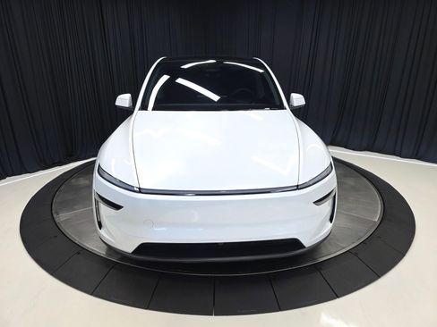 Used 2026 Tesla Model Y Long Range image 7