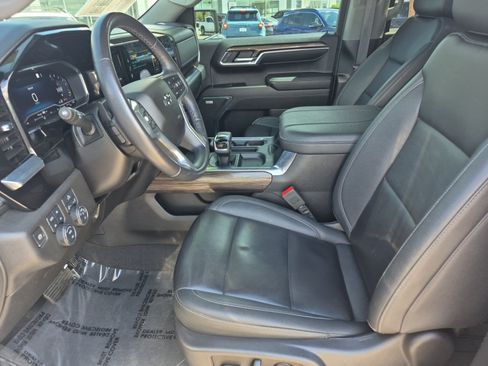 Used 2023 Chevrolet Silverado 1500 RST w/ Redline Edition AWD/4WD image 17