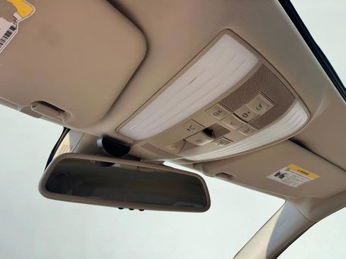 Used 2013 Mercedes-Benz E 350 Sedan image 49