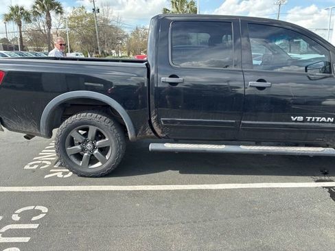 Used 2015 Nissan Titan SV w/ SV Value Truck Package image 9
