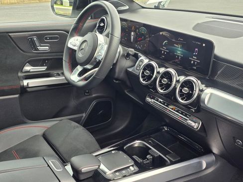 Used 2023 Mercedes-Benz GLB 250 4MATIC w/ AMG Line image 29