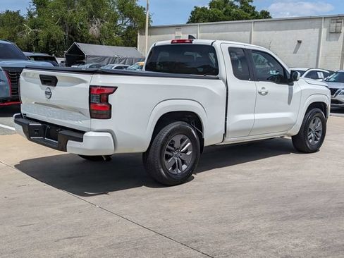 Used 2025 Nissan Frontier SV RWD image 6