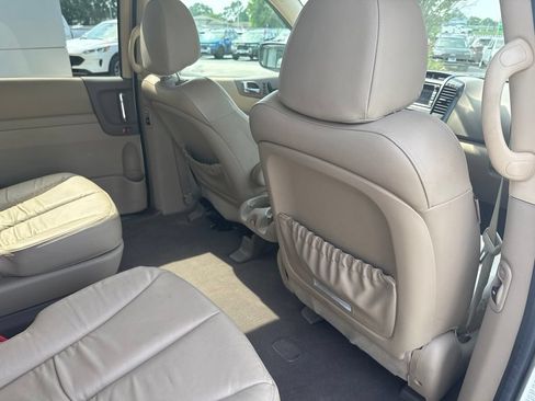 Used 2011 Kia Sedona EX w/ Luxury Pkg FWD image 14