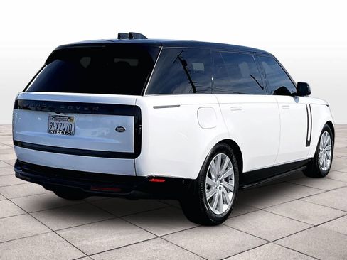 Used 2023 Land Rover Range Rover Long Wheelbase SE image 15