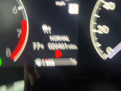 Used 2024 Honda CR-V EX image 12