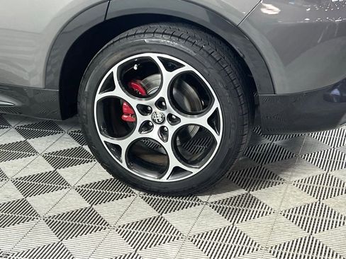 Used 2024 Alfa Romeo Tonale Veloce w/ Premium Interior Package image 12