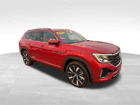 Used 2024 Volkswagen Atlas SEL Premium R-Line image 3