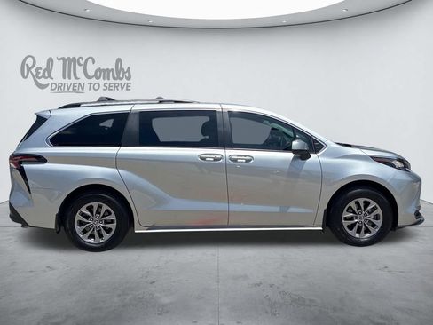 Used 2023 Toyota Sienna LE FWD image 6