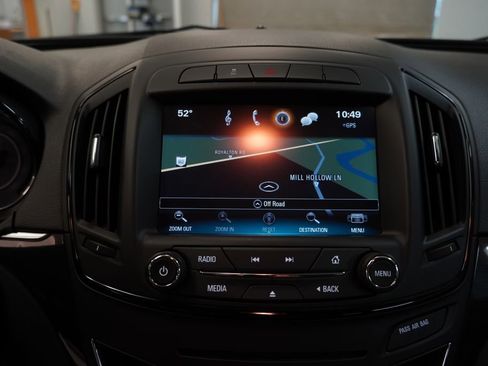 Used 2016 Buick Regal FWD image 8