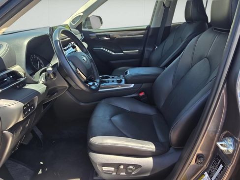 Used 2021 Toyota Highlander Limited AWD/4WD image 27