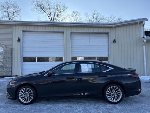 Used 2023 Lexus ES 300h Ultra Luxury image 11