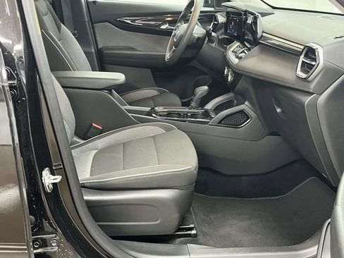 Used 2025 Chevrolet TrailBlazer LT FWD image 27