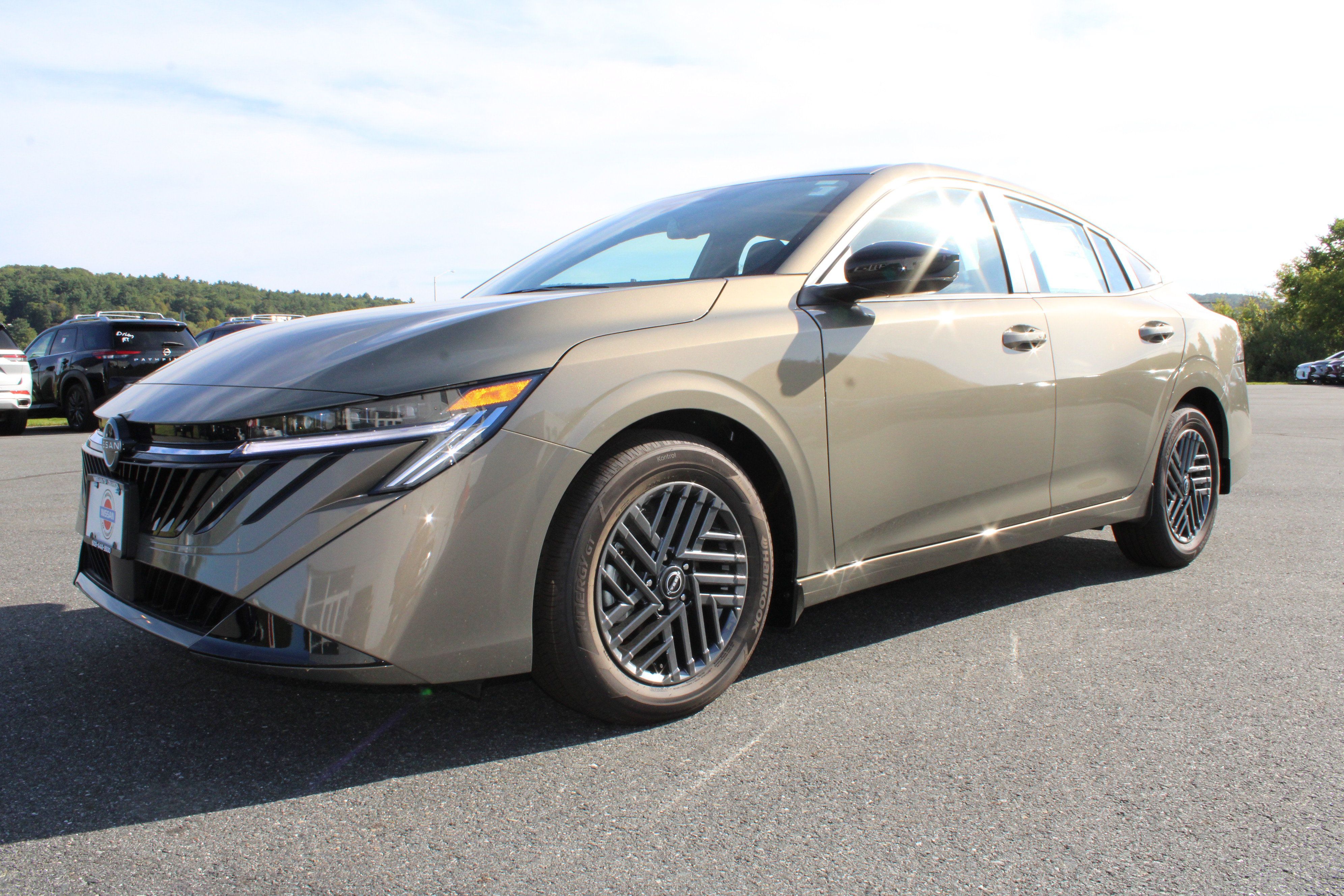 Used 2026 Nissan Sentra SV w/ SV Convenience Package FWD image 1