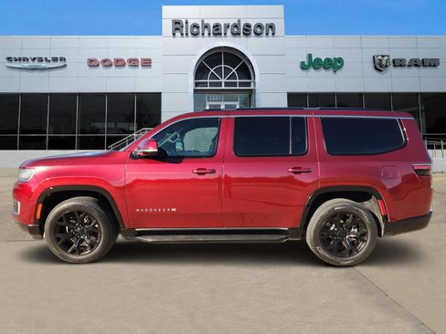 Used 2022 Jeep Wagoneer Series II RWD image 3