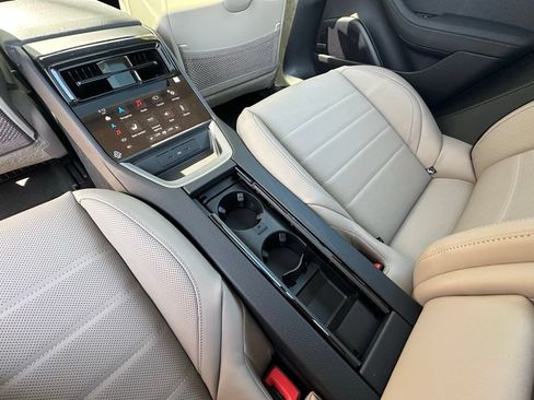 Used 2026 Porsche Panamera 4 E-Hybrid AWD/4WD image 36