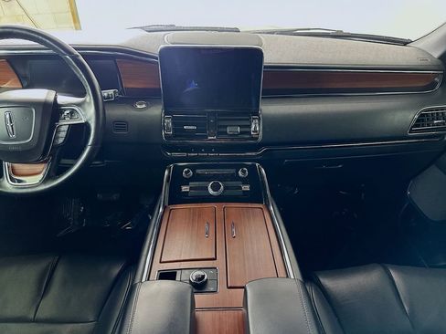 Used 2021 Lincoln Navigator Reserve image 18