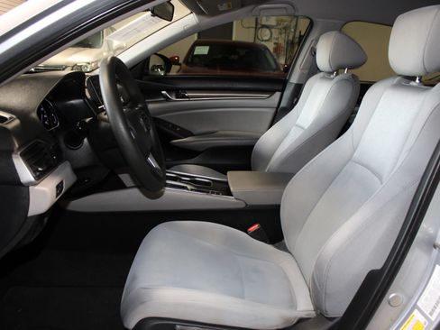 Used 2019 Honda Accord LX image 24