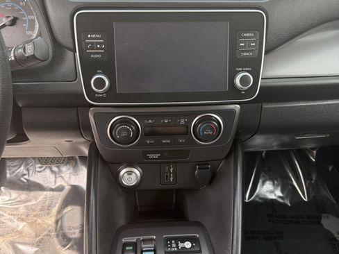 Used 2025 Nissan Leaf S FWD image 15