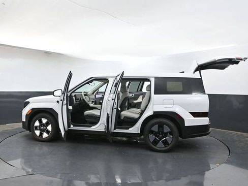 Used 2026 Hyundai Santa Fe SE image 40