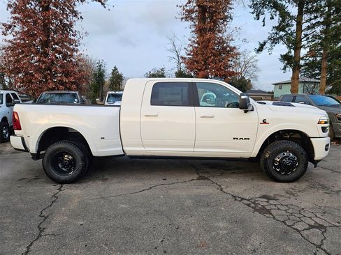 New 2026 RAM 3500 Limited image 8