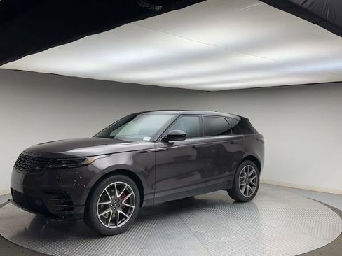 Certified 2025 Land Rover Range Rover Velar Dynamic SE image 4