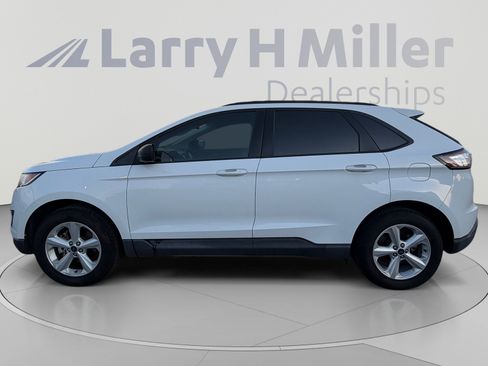 Used 2017 Ford Edge SE FWD image 2