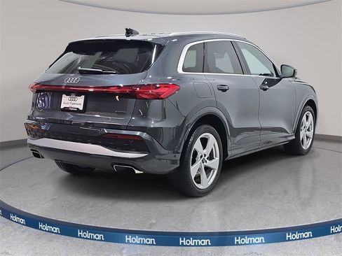 Certified 2025 Audi Q5 Prestige image 6