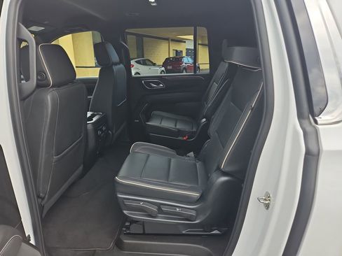 Used 2023 Chevrolet Suburban Premier AWD/4WD image 25