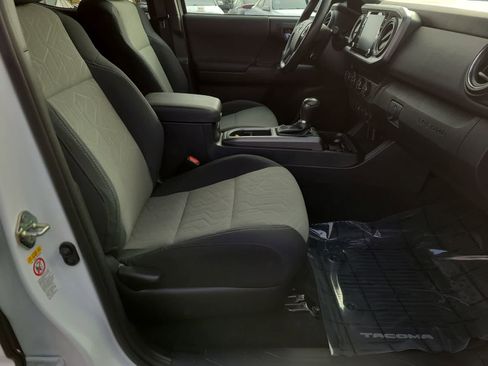 Used 2020 Toyota Tacoma TRD Off-Road image 22