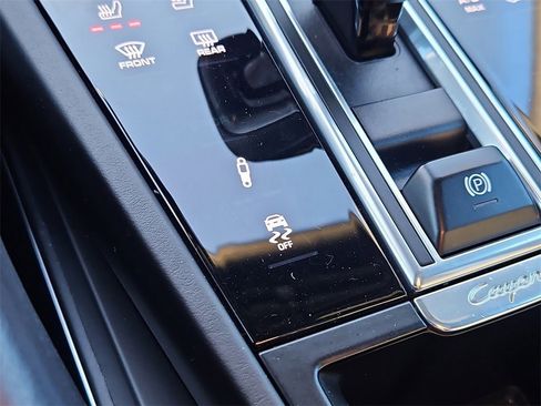 Certified 2020 Porsche Cayenne Turbo image 21