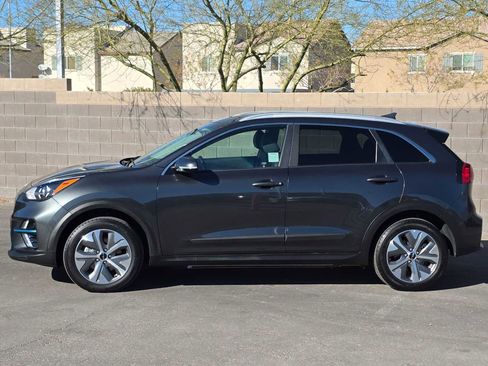 Used 2022 Kia Niro EX image 6