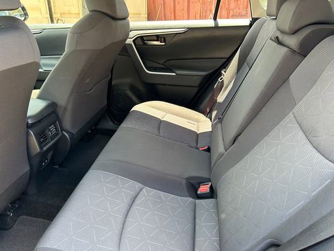 Certified 2022 Toyota RAV4 XLE FWD image 15