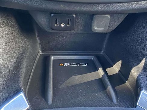 Used 2023 Chevrolet Traverse LT image 29