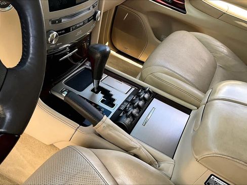 Used 2014 Lexus LX 570 4WD image 14