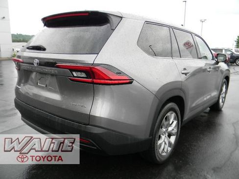 Used 2025 Toyota Grand Highlander AWD Hybrid image 2