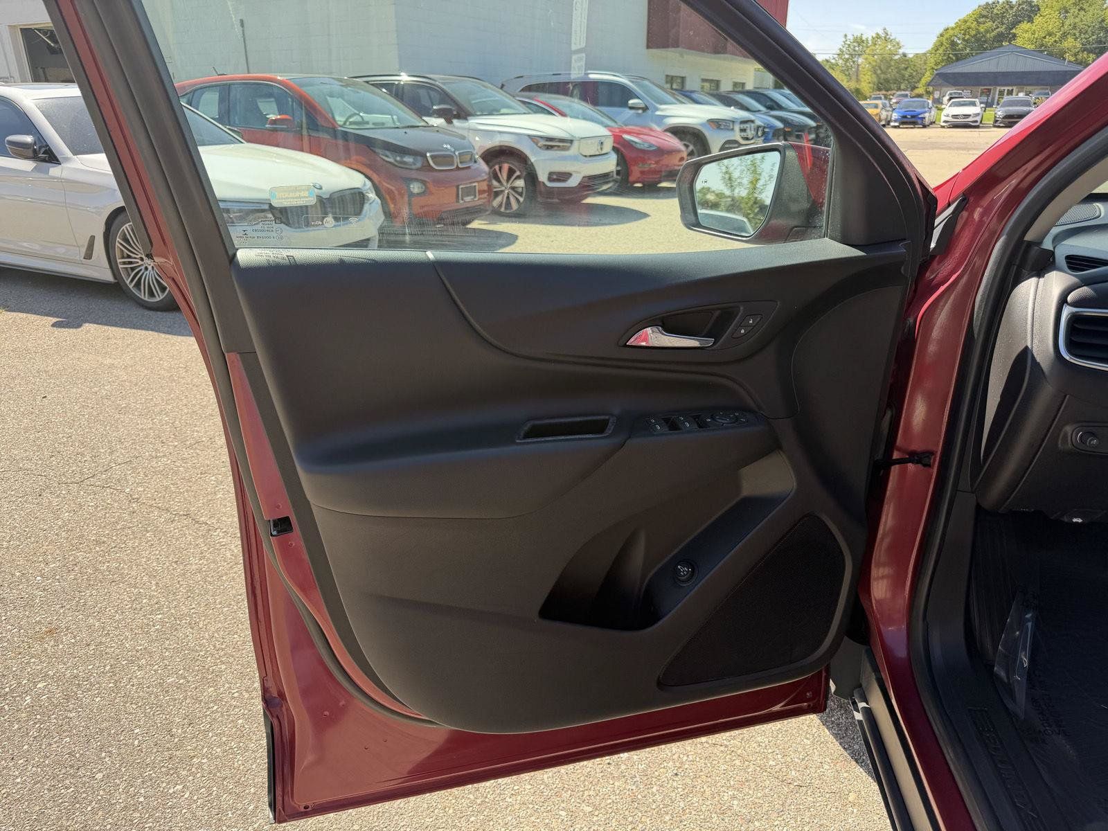 Used 2018 Chevrolet Equinox LT AWD/4WD image 9