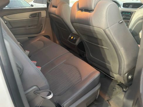 Used 2015 Chevrolet Traverse LS image 19