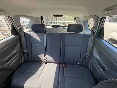 Used 2005 Pontiac Vibe w/ Power Group Value Package image 4