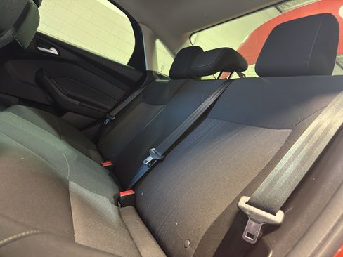 Used 2018 Ford Focus SEL image 28