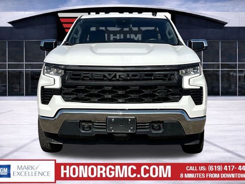 Used 2022 Chevrolet Silverado 1500 LT AWD/4WD image 2