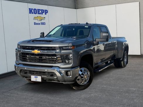 Used 2025 Chevrolet Silverado 3500 LT w/ Safety Package AWD/4WD image 1