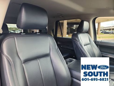 Used 2024 Ford Expedition XLT image 16