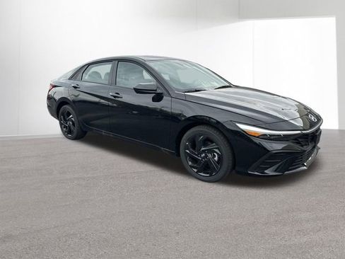 New 2026 Hyundai Elantra Sport FWD image 40