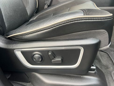 Used 2022 RAM 1500 Laramie AWD/4WD image 23