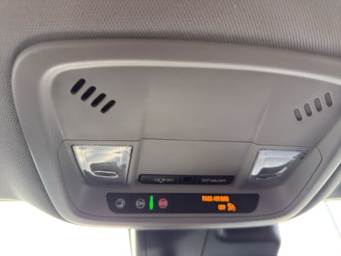 Used 2024 Chevrolet Malibu LT image 23