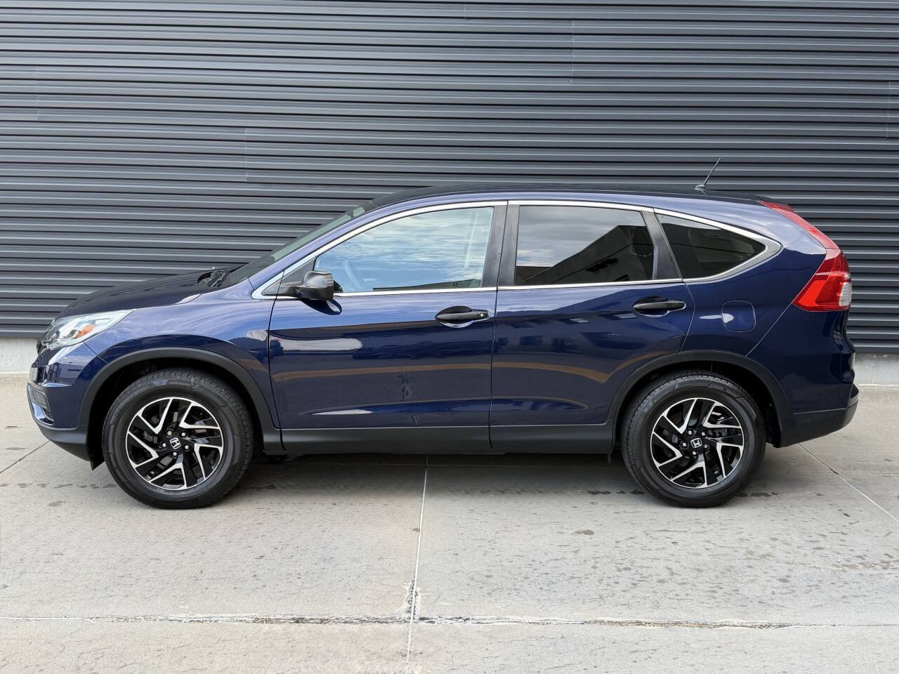 Used 2016 Honda CR-V SE image 9