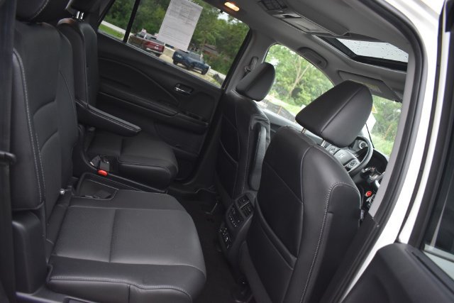 Used 2017 Honda Pilot Elite image 15